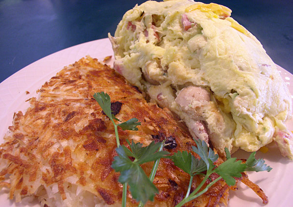 Omelet with Hashbrowns